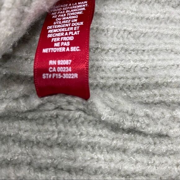 Saks Fifth Avenue wrap size Small Gray - Picture 9 of 13